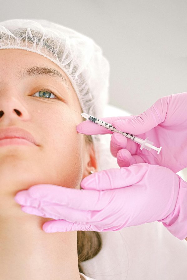 Injections botox : explorez les tours pour un visage radieux